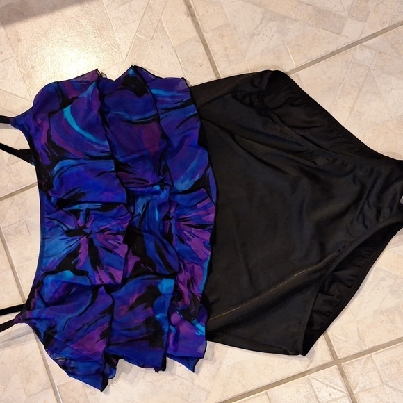 Q women's Longitude one piece built in bra swimsuit plus size 22W - Picture 1 of 5